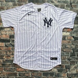 NWOT Nike New York Yankees Pinstripe Authentic Collection Men’s Size 52